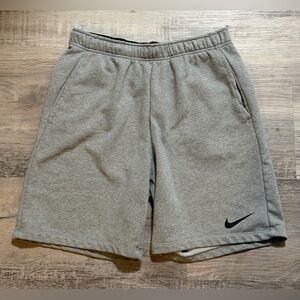 Nike Dri-Fit Standard Fit Men’s Sweat Shorts W/Pockets & Drawstring Gray Large